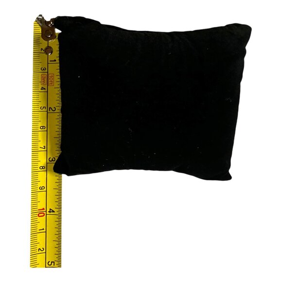 1 Black & 1 White Velveteen Bracelet Display Pillow Set NIP Storage Elegant - Picture 6 of 6